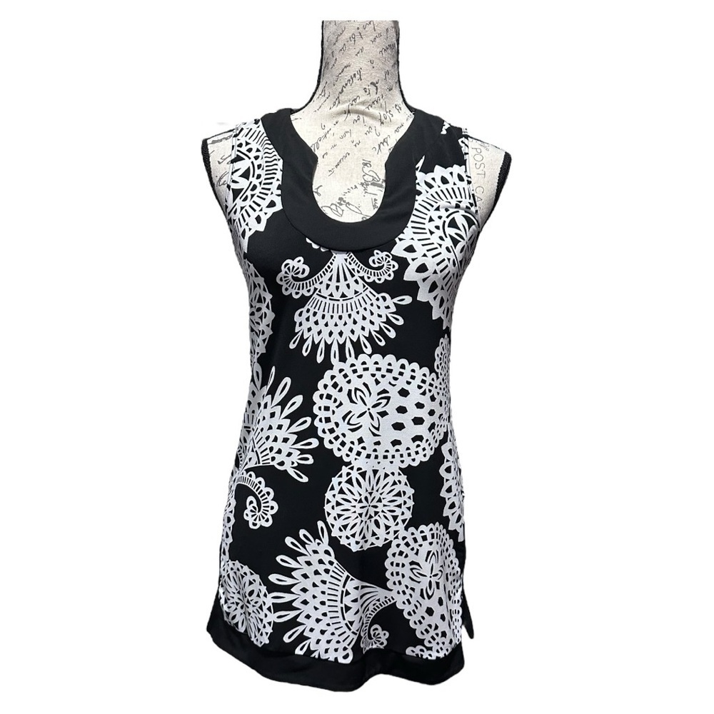 WHBM Black & White Sleeveless Tunic Style Top Size XS